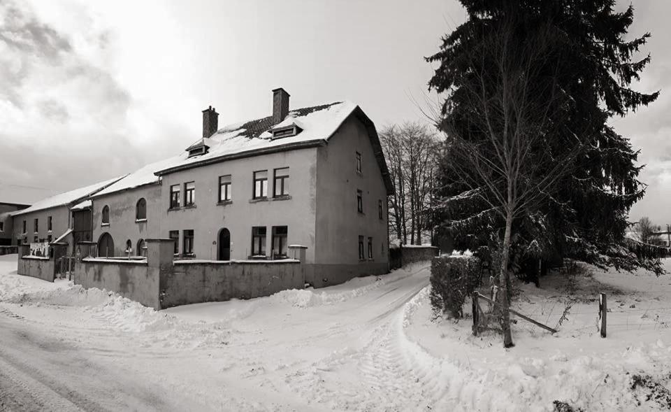 Santa Fe - Lutrebois Bed & Breakfast Бастон Екстериор снимка